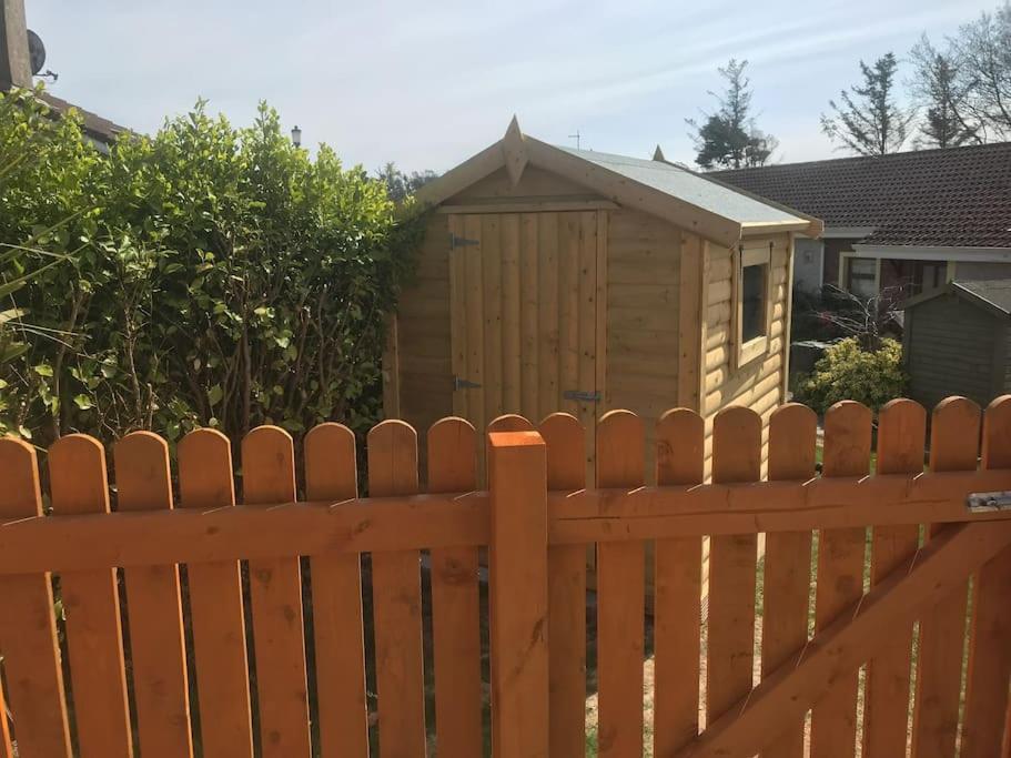 Harmony House Enclosed Property Near Beach And Lake Tramore Exterior photo