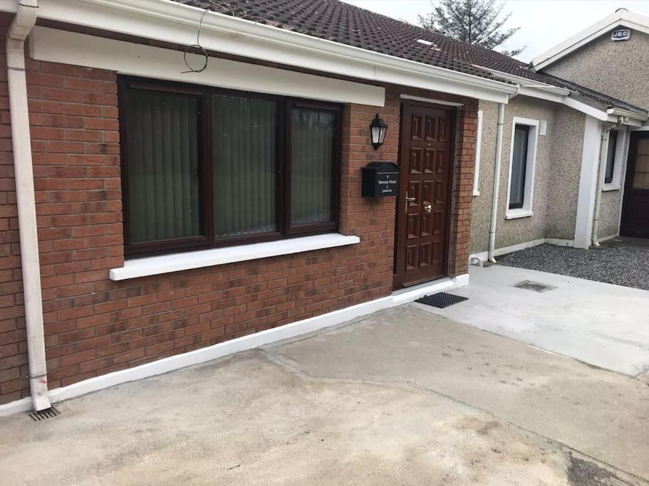 Harmony House Enclosed Property Near Beach And Lake Tramore Exterior photo