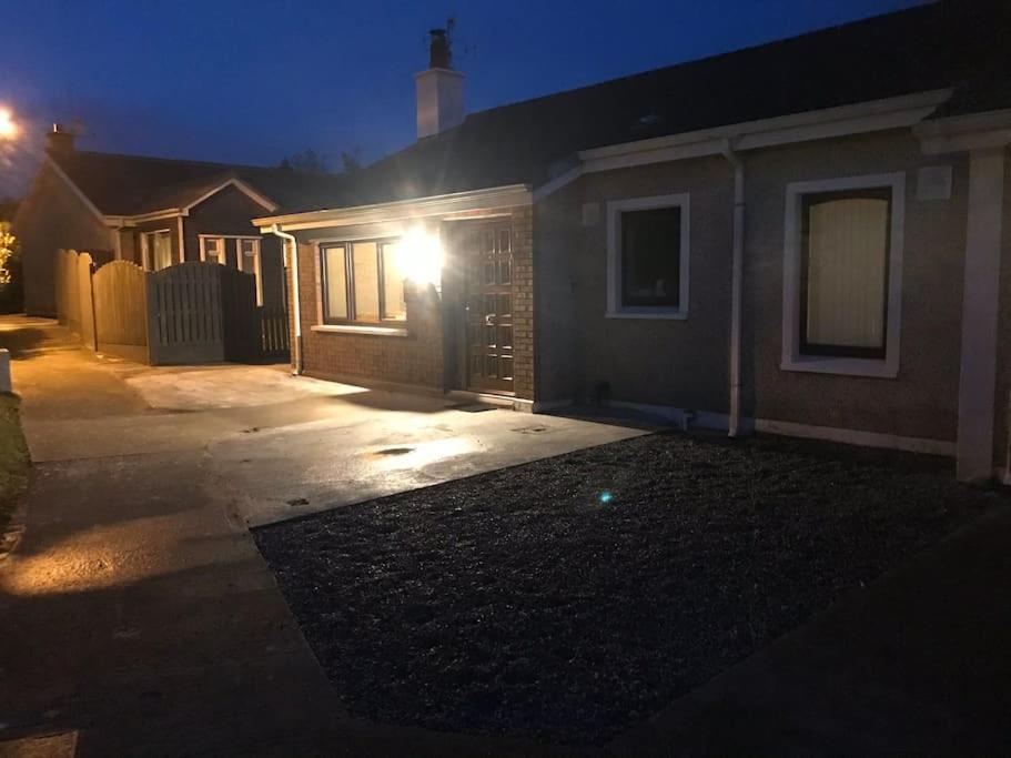 Harmony House Enclosed Property Near Beach And Lake Tramore Exterior photo