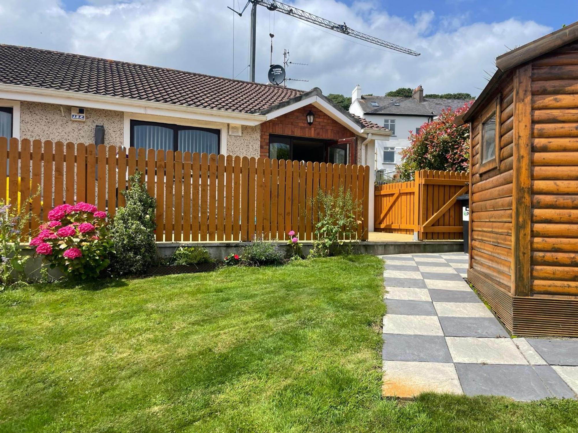 Harmony House Enclosed Property Near Beach And Lake Tramore Exterior photo