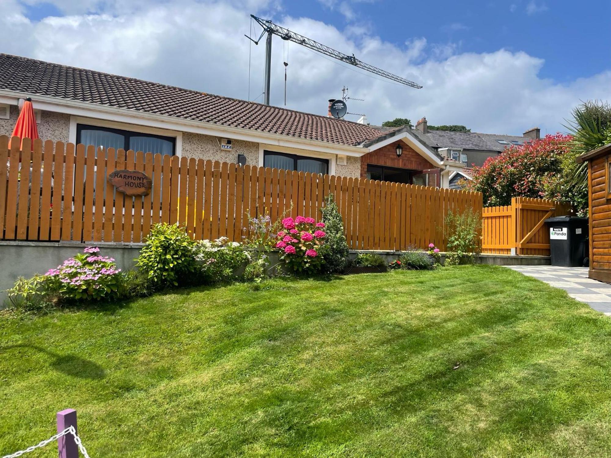 Harmony House Enclosed Property Near Beach And Lake Tramore Exterior photo