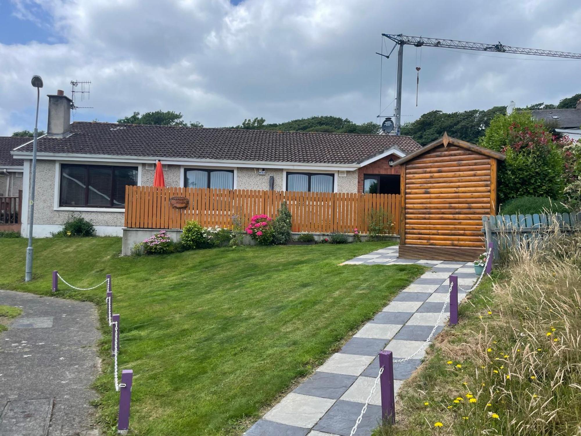 Harmony House Enclosed Property Near Beach And Lake Tramore Exterior photo